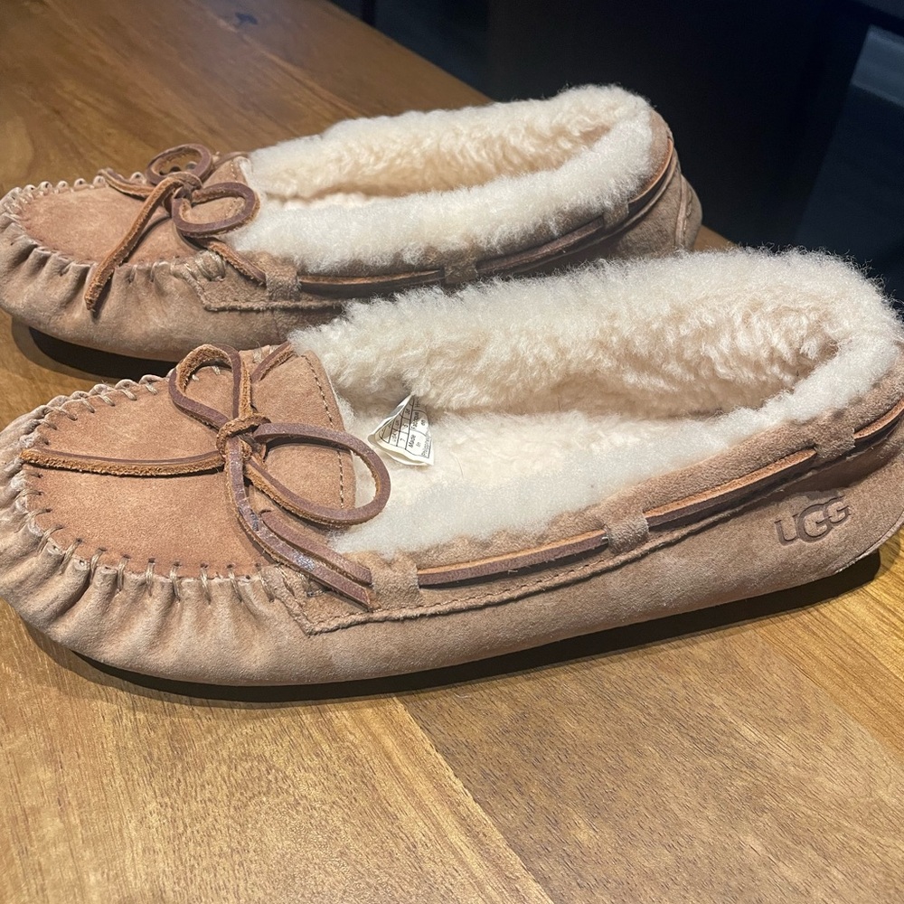 UGG Slippers 😍